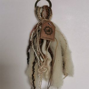 Llavero modelo colgante color Café