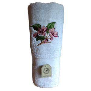 Toalla Sabana Blanca con flor ciruelo bordada