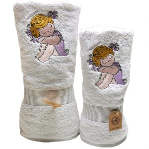 Toallas blanca de Mano y Baño con diseño niñita sueños