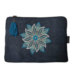 Porta Notebook 14' de mezclilla Mándala Bordado